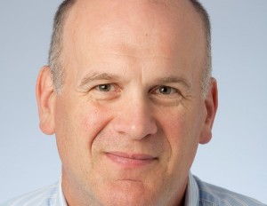 彼得·莫雷拉(Peter Moreira)接受政府机构的报酬，宣传他在《纪事先驱报》(Chronicle Herald)专栏中所写的公司。