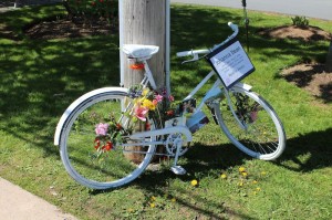 为纪念约翰娜·迪恩而建的幽灵自行车。