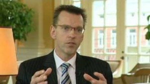 你的问题是你的态度不好，说是一个非常良好的补偿射线伊万尼。