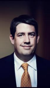 杰米·麦克尼尔(Jamie MacNeil)游说一个城市委员会在达特茅斯的湖泊中下毒，但公众得知了他的游说行为后，他很生气。