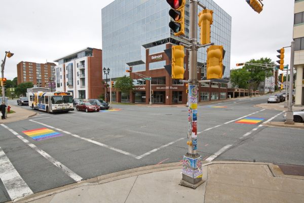 （照片由http://eycandy.blogspot.ca/）提供