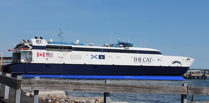 阿拉凯号的照片，雅茅斯号渡轮用的船。