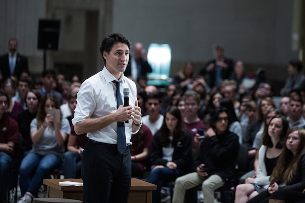 加拿大政府提供