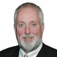 议员大卫·亨茨比的大头照