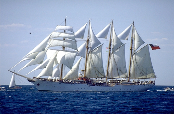 智利海军高大船Esmeralda。