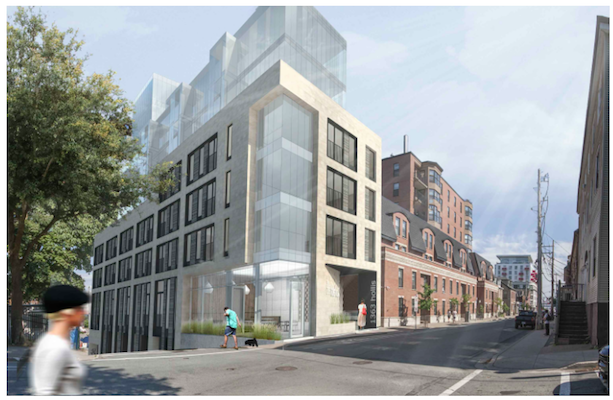 一件白色女衬衫和黑色贝雷帽的妇女