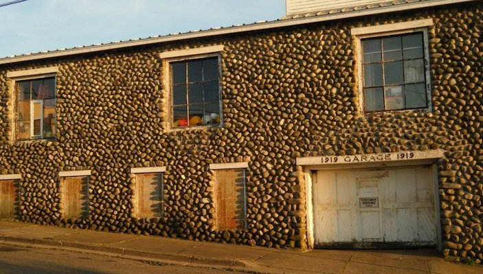 特弗雷车库的照片