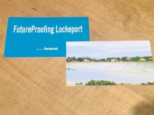 未来的校样洛克波特传单，在一边和海滩照片上的标题在另一侧。