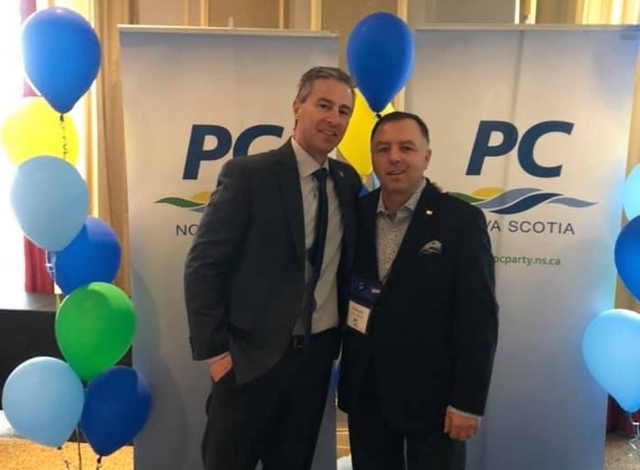 蒂姆·休斯顿和曾经但现在不是保守党候选人丹尼·拉芬