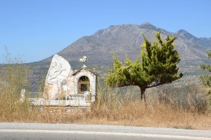 马尼的路边纪念碑。