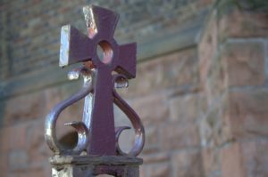 教堂外的十字架