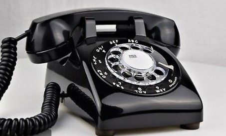 黑色旋转式电话