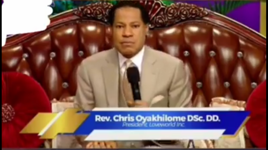 牧师Chris Oyakhilome在Whatsapp上分享的视频截图，传播没有病毒的阴谋