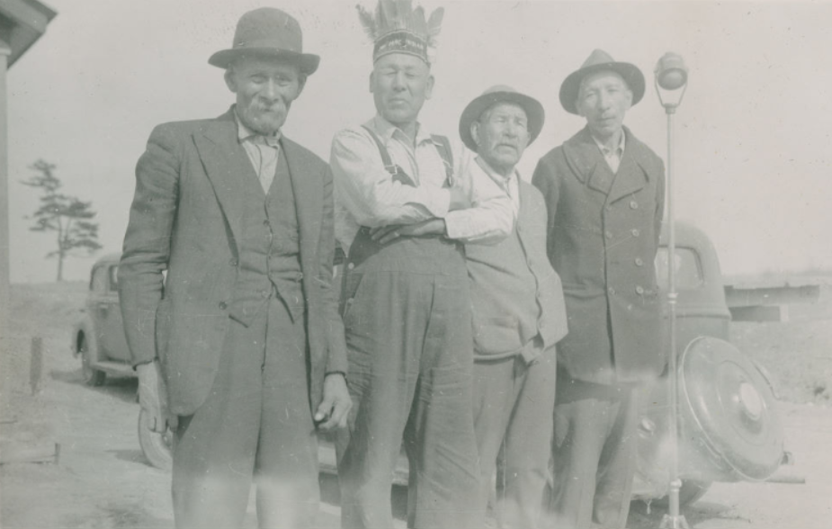 四名土著男子的档案图像