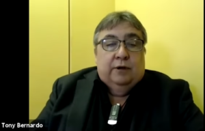 CSSA执行董事Tony Bernardo在CCFR市政厅与Peter MacKay会面