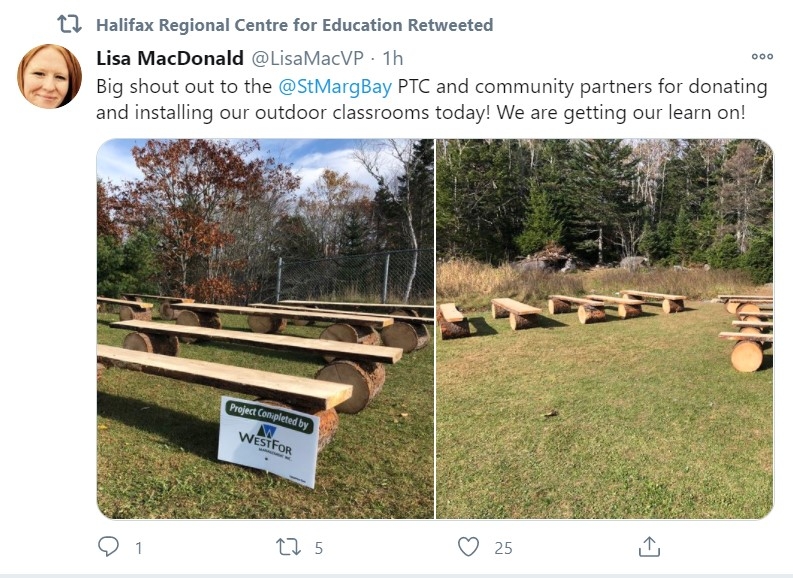 有一个标志的室外教室感谢westfor