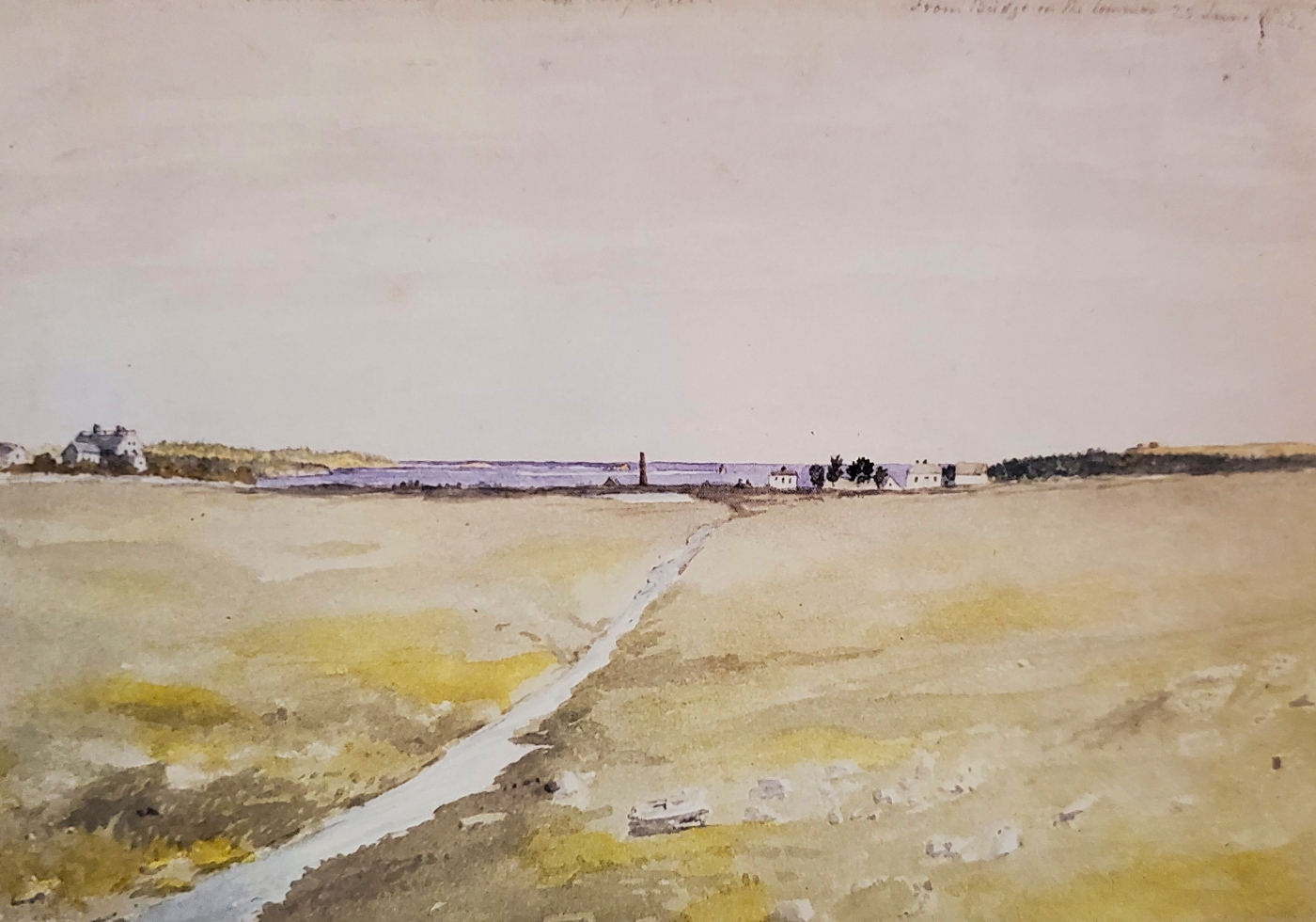 画一条小溪穿过田野，背景中可见城市建筑和海洋。