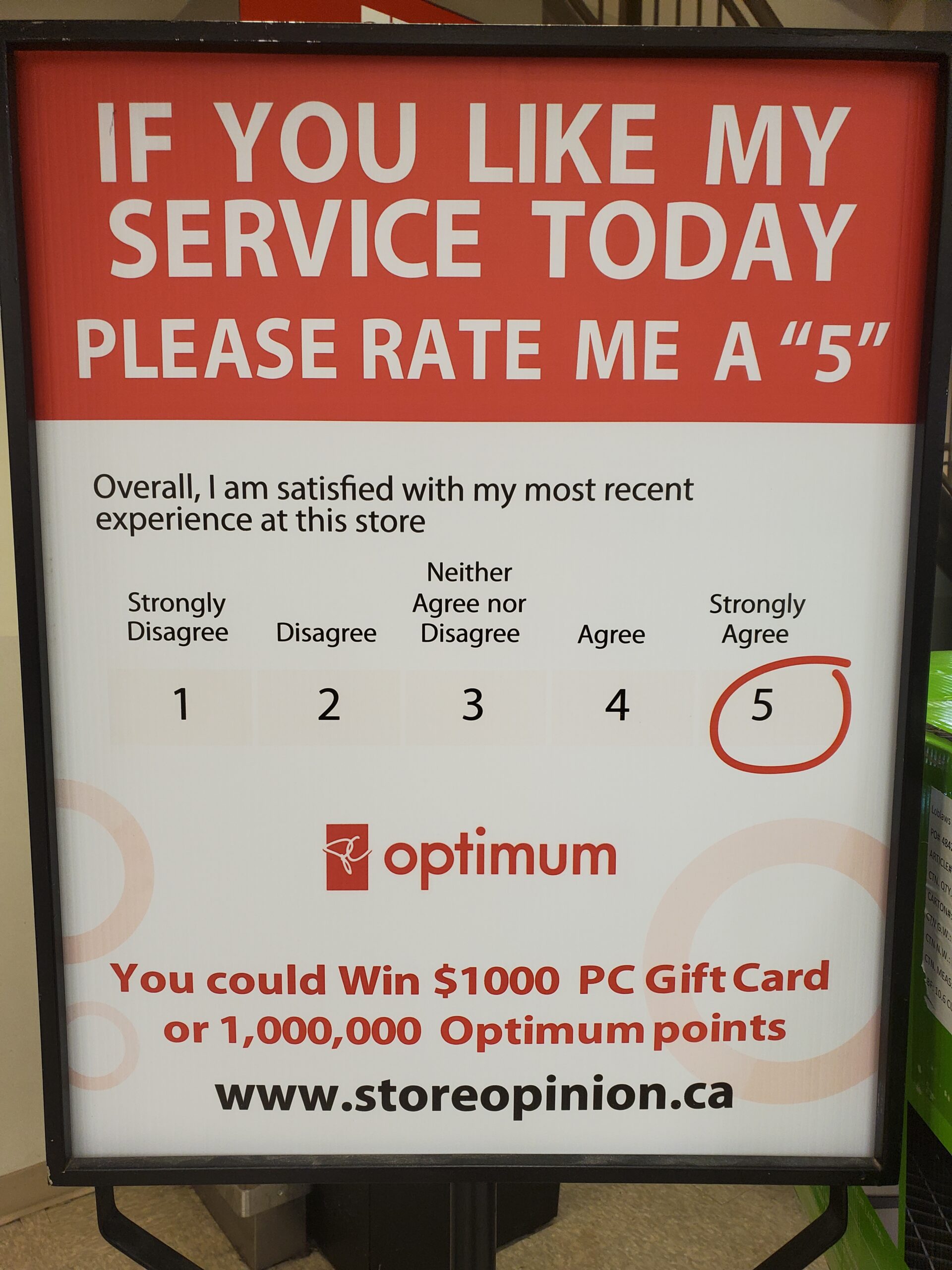 要求顾客给这项服务打分5分，并有机会赢得奖品。