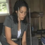 Tamara Tynes Powell在她的竞选标志中放置支持