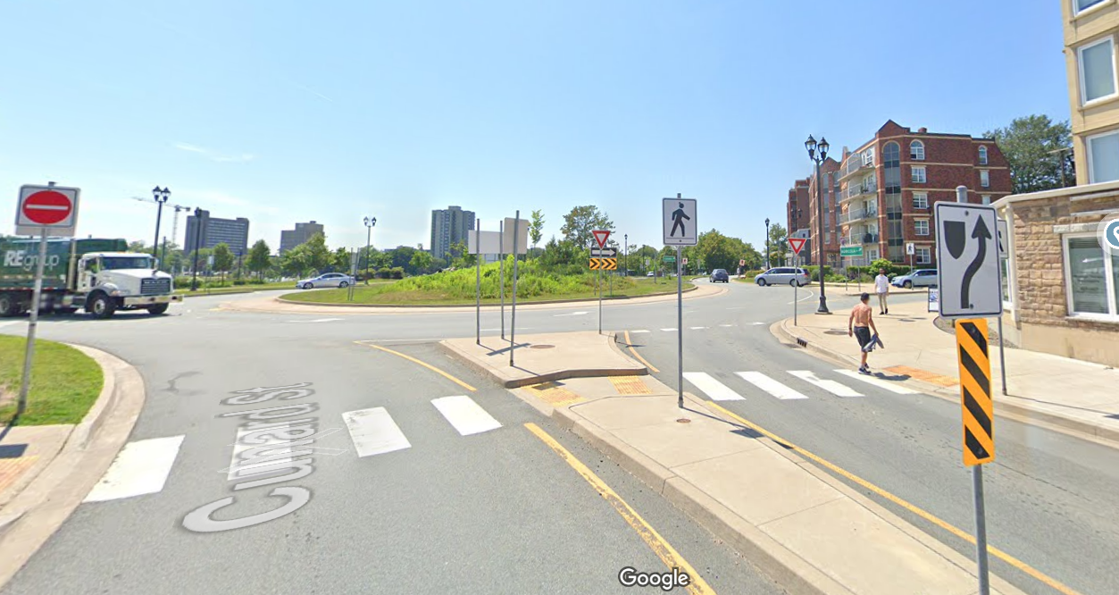 环形交通交叉口和垃圾车进入。