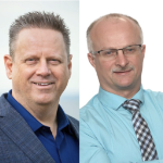 两个中年白人希望赢得召集