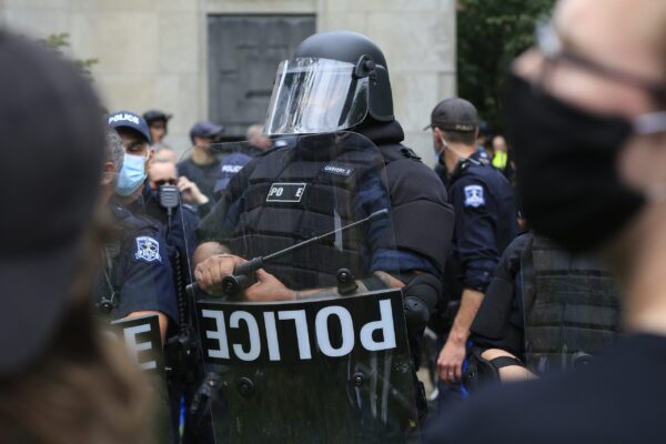 防暴警察已做好准备