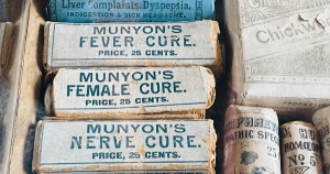 这是Munyon那些可疑疗法的旧纸包装。