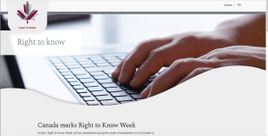 “知情权周”的宣传截图，显示一名妇女正在电脑上打字