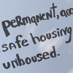 关闭与单词永久性，安全的住房的纸板标志，并且无缝地对此。