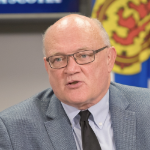 罗伯特·斯特朗（Robert Strang）博士在联合简报中