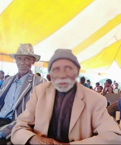 Flai Kalenga Mbwenga和他的弟弟(左)。做出了贡献