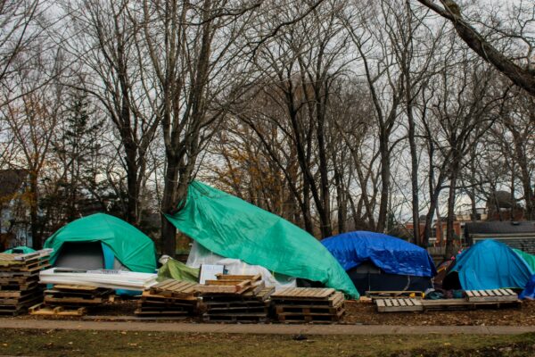 帐篷仍然留在哈利法克斯的米格尔公园。新的防水布已加在营帐上使之防冻。