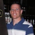 HRP Cst的头像。斯图尔特·麦卡利，白人，年近四十。他穿着一件蓝白条纹polo衫。