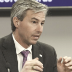 总理蒂姆·休斯顿