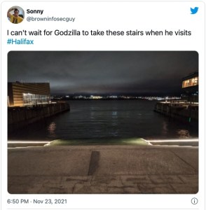 一条推特说我等不及哥斯拉来哈利法克斯的时候走这些楼梯了。