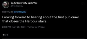 一条推特说期待听到第一个关闭海港楼梯的爬酒吧活动。