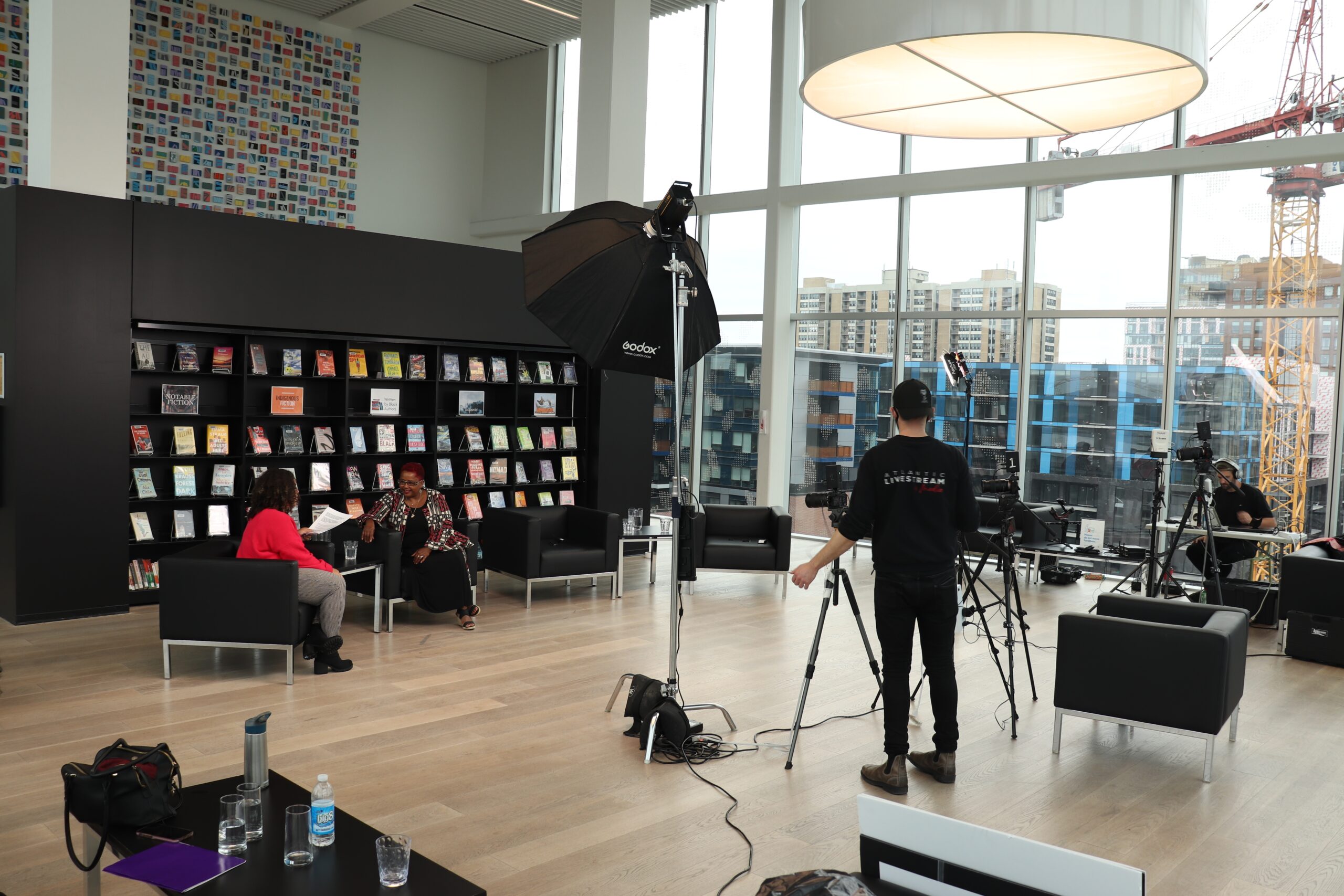 在拍摄《我们的故事我们与拉简·威利斯的经历》时