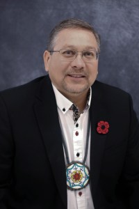 米尔布鲁克第一民族酋长鲍勃·格洛德的官方照片(贡献)