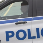 一名哈利法克斯地区警察在他的车里