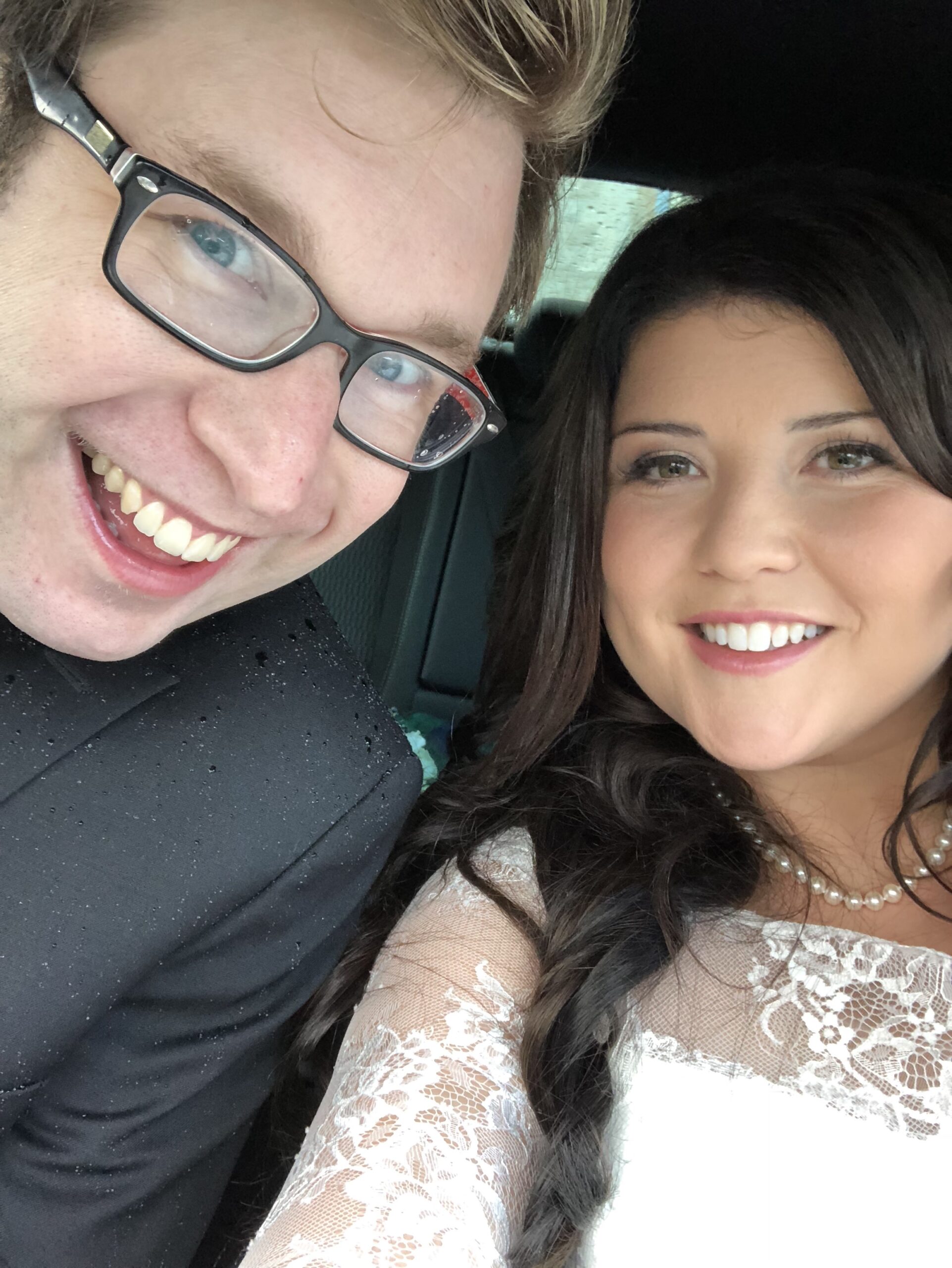 新婚夫妇的结婚照