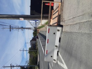 杨街的建筑地盘，设有新行人道及斜坡。