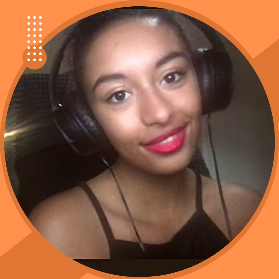 关闭黑夫人，微笑，佩带的耳机