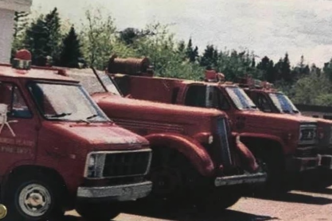 老消防车的老照片。