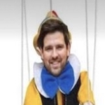 一个傀儡，带MP肖恩弗雷泽的脸上的照片