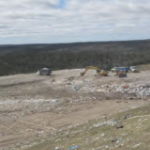 水獭湖的垃圾堆，天气很好