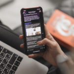 同时使用手机和笔记本电脑的人