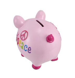 在白色的空隙中，立着一个粉色的存钱罐。我们看到它圆圆的尾部，有一条卷曲的暗粉色尾巴。上面用彩虹字母写着“和平”，上面有一个和平符号。