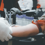 准备献血的手臂