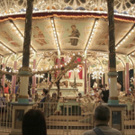 晚上的旋转木马