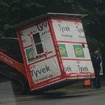 被电梯带走的小庇护所